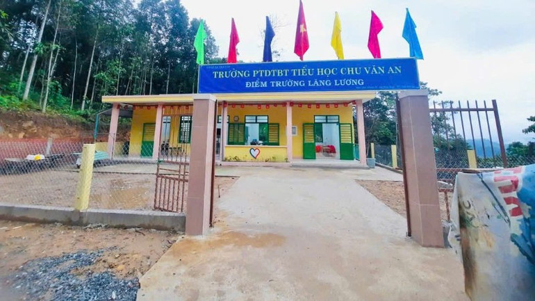 Điểm trường Lăng Lương, Trường phổ thông dân tộc bán trú tiểu học Chu Văn An (xã Trà Tập, thành phố Đà Nẵng) được xây dựng mới từ nguồn vận động và hỗ trợ của Câu lạc bộ Bạn thương nhau. (Ảnh: BÌNH NAM) 84799aeb54d8df8686c9-8326.jpg