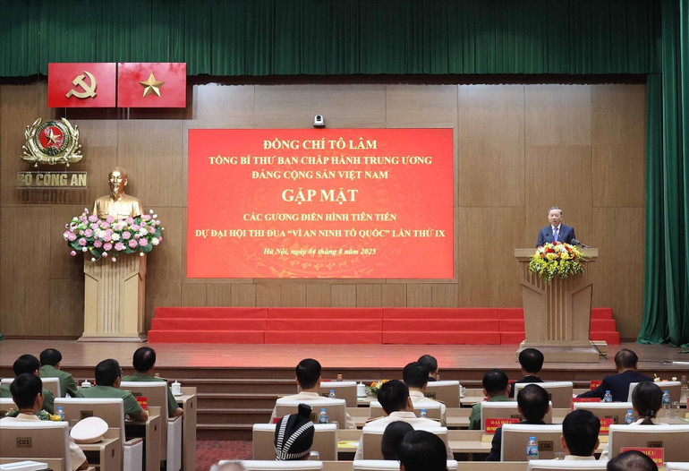 Tổng Bí thư Tô Lâm phát biểu tại buổi gặp mặt. (Ảnh: THỐNG NHẤT/TTXVN) 2.jpg