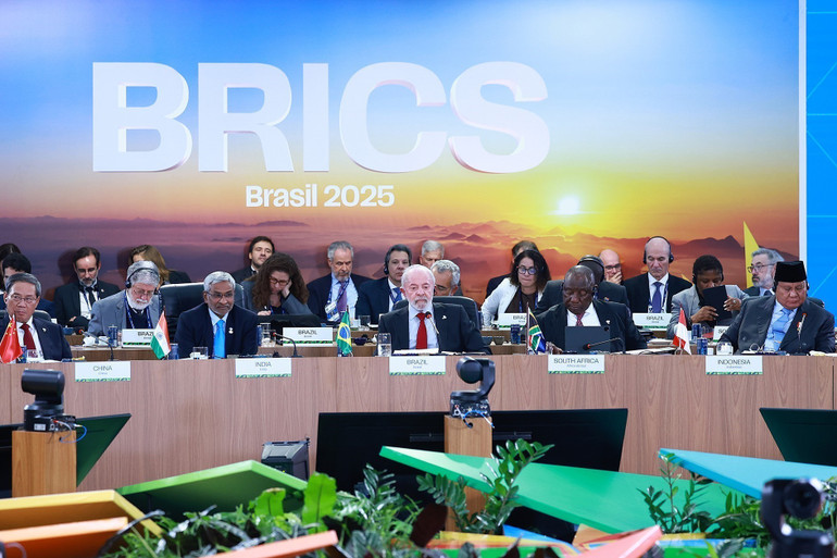 Tổng thống Brazil Lula da Silva chủ trì Phiên thảo luận cấp cao "Tăng cường chủ nghĩa đa phương, các vấn đề kinh tế-tài chính và trí tuệ nhân tạo". (Ảnh: Dương Giang/TTXVN) 4.jpg