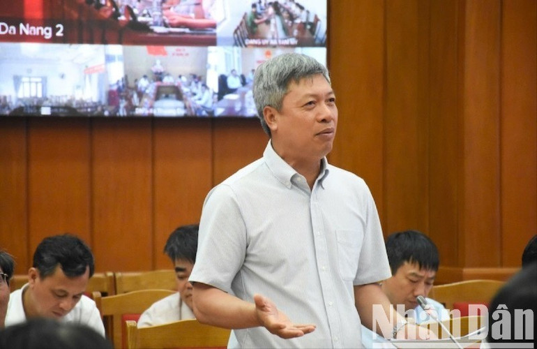 Phó Chủ tịch Ủy ban nhân dân thành phố Đà Nẵng Hồ Quang Bửu phát biểu tại hội nghị. (Ảnh: ANH ĐÀO) a-buu-8678.jpg