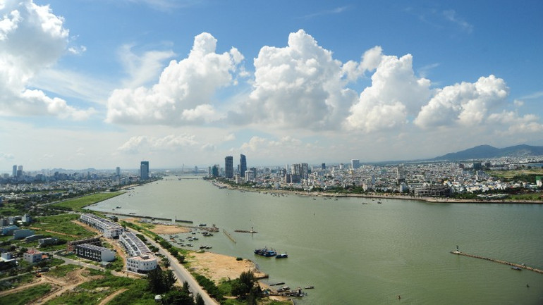 Một góc trung tâm thành phố Đà Nẵng nhìn từ trên cao. (Ảnh: ANH ĐÀO) anh-1-da-nang-thanh-pho-dong-luc-thuc-day-phat-trien-kinh-te-xa-hoi-cac-tinh-duyen-hai-mien-trung-anh-anh-dao-4566.jpg