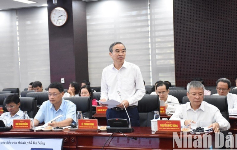 Phó Bí thư Thành ủy, Chủ tịch Ủy ban nhân dân thành phố Đà Nẵng Lê Trung Chinh đề xuất nhiều cơ chế đặc thù cho Đà Nẵng vận hành trung tâm tài chính quốc tế. (Ảnh: ANH ĐÀO) ct-da-nang-le-trung-chinh-3108.jpg