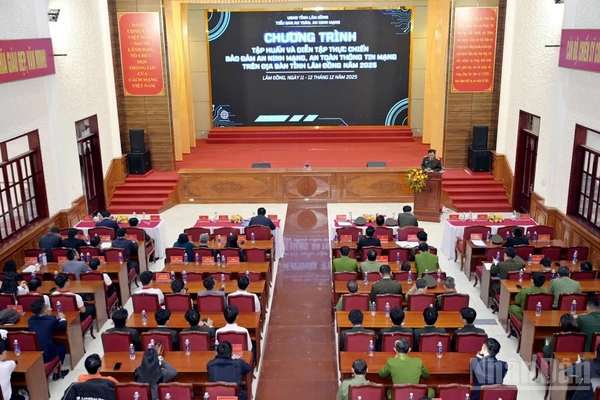 Quang cảnh Lễ bế mạc chương trình “Tập huấn và diễn tập thực chiến bảo đảm an ninh mạng, an toàn thông tin mạng trên địa bàn tỉnh Lâm Đồng năm 2025”.