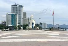 Quảng trường 2/4, phường Nha Trang, là nơi tổ chức chương trình “Cùng Việt Nam tiến bước”.