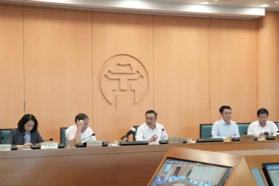 Chủ tịch UBND thành phố Hà Nội Trần Sỹ Thanh chủ trì phiên họp bàn về phương án sắp xếp đơn vị hành chính cấp xã. (Ảnh: Tiến Thành)