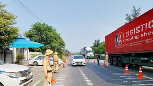 Cảnh sát giao thông Quảng Trị triển khai đồng loạt các tổ tuần tra kiểm soát bảo đảm an toàn giao thông. 