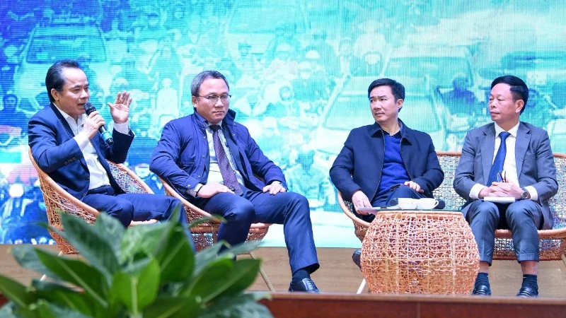 Tọa đàm trong khuôn khổ hội thảo đề xuất những giải pháp tổng thể, khả thi trong giai đoạn tới.