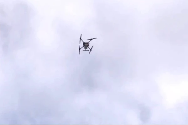 UAV giao bưu kiện xuyên biển đầu tiên ở Thành phố Hồ Chí Minh.