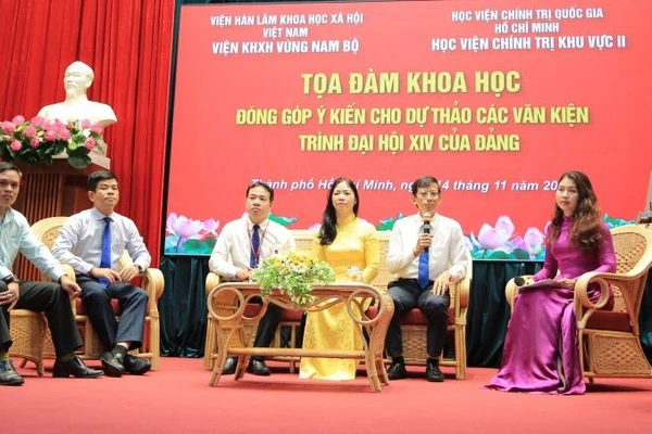 Tọa đàm “Đóng góp ý kiến cho dự thảo các văn kiện trình đại hội XIV của Đảng”.