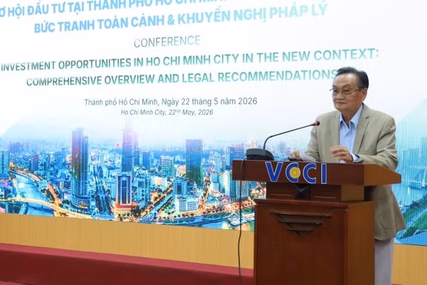 Tiến sĩ Trần Du Lịch, Phó Chủ tịch Trung tâm Trọng tài Quốc tế Việt Nam phát biểu tại sự kiện.