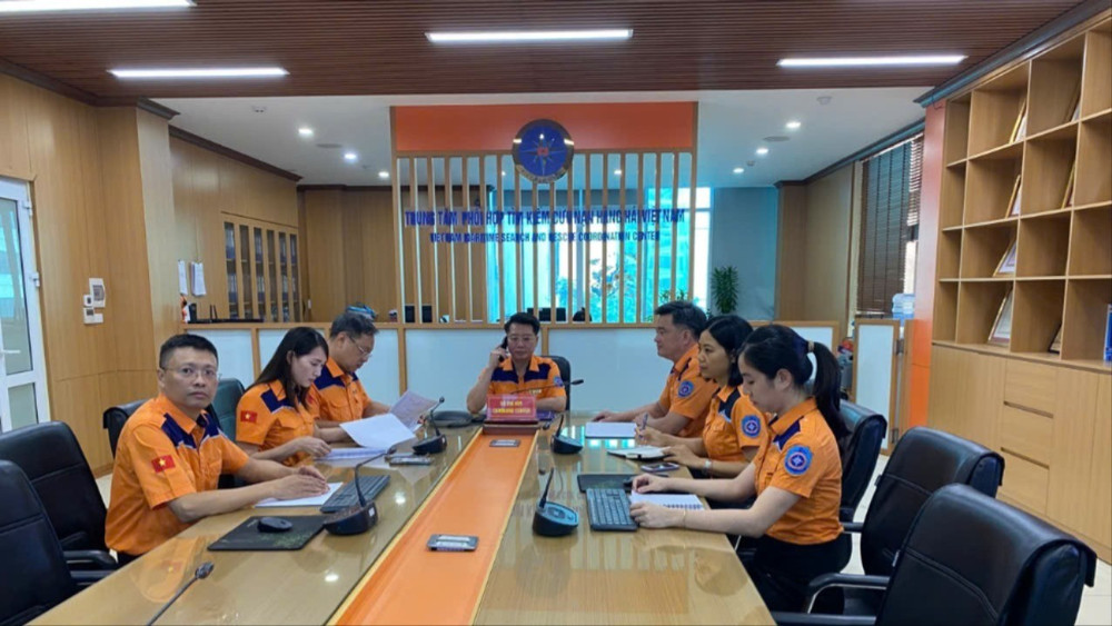 Cuộc họp nhanh tại Sở chỉ huy Trung tâm. 2-1-3532.jpg