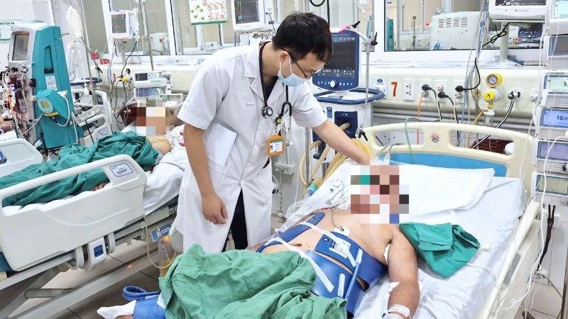 Bệnh nhân đang được điều trị tích cực.