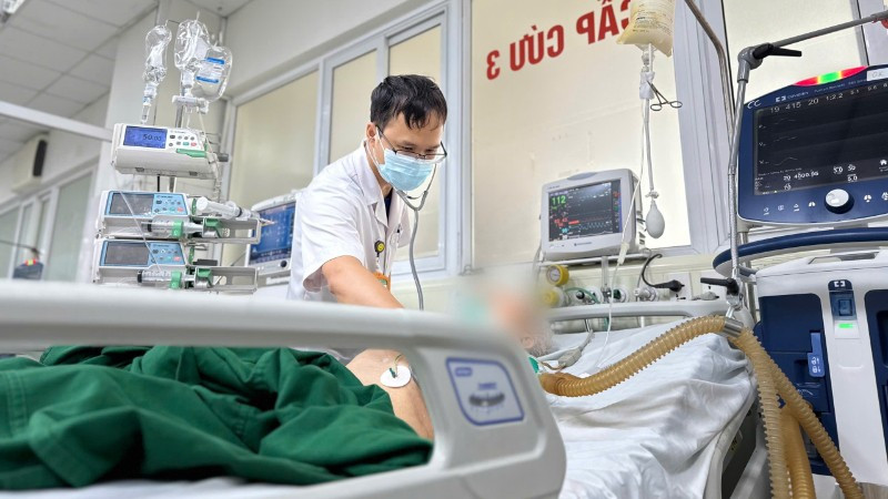 Bệnh nhân nằm điều trị tại Bệnh viện Bệnh Nhiệt đới Trung ương. 