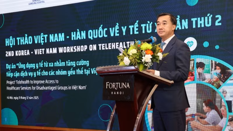 Giáo sư, Tiến sĩ Trần Văn Thuấn, Thứ trưởng Y tế phát biểu tại hội thảo.