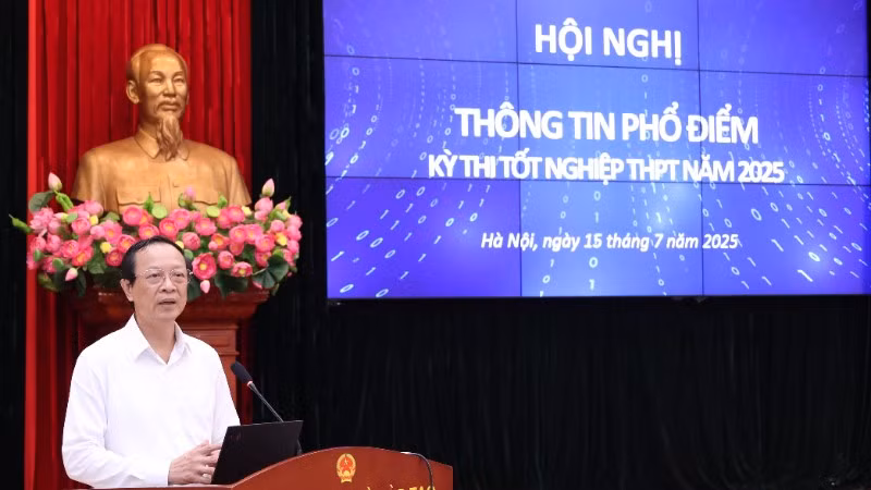 Thứ trưởng Thường trực Giáo dục và Đào tạo Phạm Ngọc Thưởng phát biểu tại Hội nghị thông tin phổ điểm Kỳ thi tốt nghiệp THPT năm 2025.