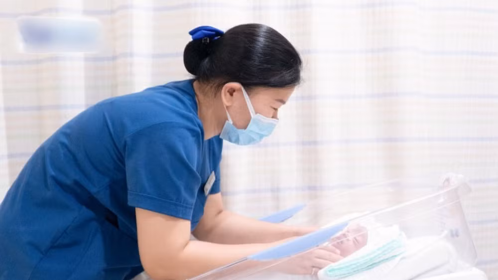 Cam go nuôi sống trẻ sinh non nhiễm trùng nặng do vỡ ối sớm