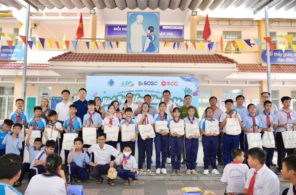 Sáng kiến 17 năm của tập đoàn SCG không chỉ thắp sáng tương lai học sinh đặc biệt mà còn truyền cảm hứng cho doanh nghiệp Việt hướng tới kinh doanh gắn liền giá trị nhân văn. hoanhap2.jpg