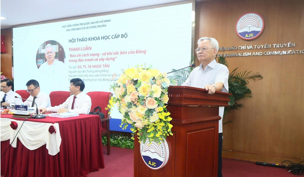 Giáo sư, Tiến sĩ Tạ Ngọc Tấn, nguyên Ủy viên Trung ương Đảng, nguyên Giám đốc Học viện Chính trị Quốc gia Hồ Chí Minh, Phó Chủ tịch Thường trực Hội đồng Lý luận Trung ương phát biểu. (Ảnh: THÚY HẰNG) z6680831418393-e768466a93ebbf6a099fc4429369d385.jpg