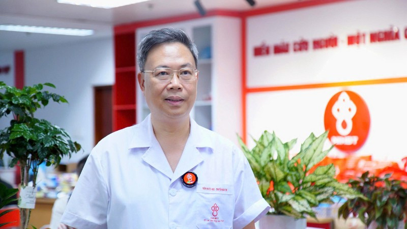 Phó Giáo sư, Tiến sĩ Nguyễn Hà Thanh, Viện trưởng Viện Huyết học-Truyền máu Trung ương kêu gọi mọi người tích tham gia hiến máu phục vụ công tác cấp cứu, điều trị.