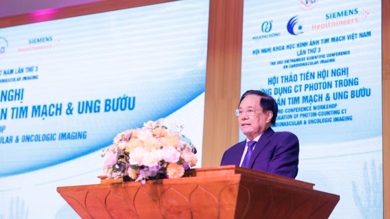 Hội thảo có sự tham gia của đông đảo chuyên gia hàng đầu trong và ngoài nước thuộc các lĩnh vực điện quang, tim mạch, ung bướu và y học hạt nhân đến từ nhiều bệnh viện, trung tâm lớn trong cả nước. 