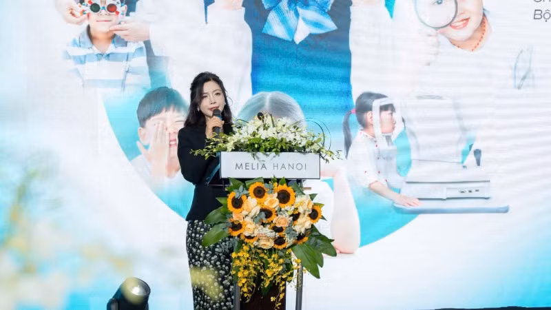 Thạc sĩ, bác sĩ Đinh Thị Phương Thủy, Giám Đốc điều hành Bệnh viện Đông Đô phát biểu tại hội thảo.