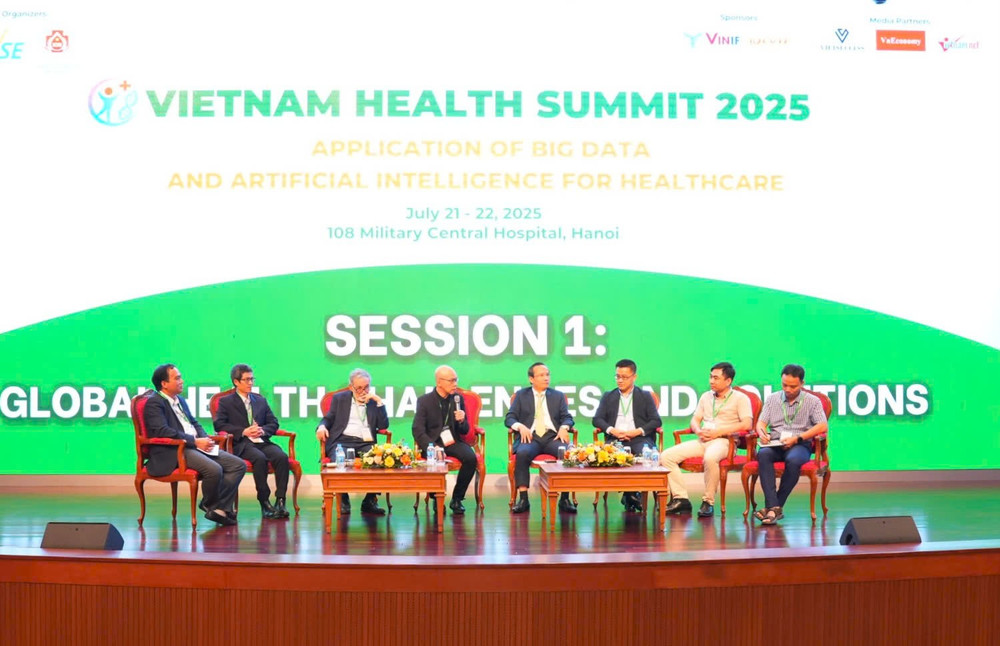 Phiên thảo luận. z6826907839186-e2b0867ccce3bde4833d3039b6978fb2.jpg