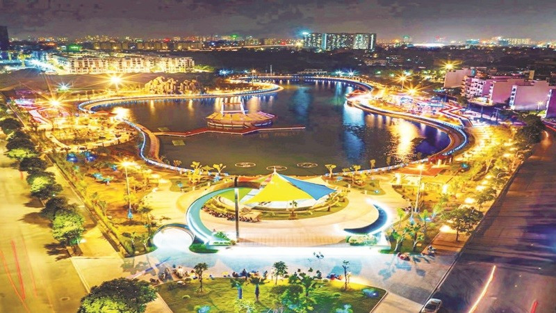 Công viên Ngọc Thụy (Long Biên) đưa vào sử dụng góp phần tạo điểm nhấn về cảnh quan đô thị, không gian hiện đại cho Thủ đô. (Ảnh MẠNH QUÂN)