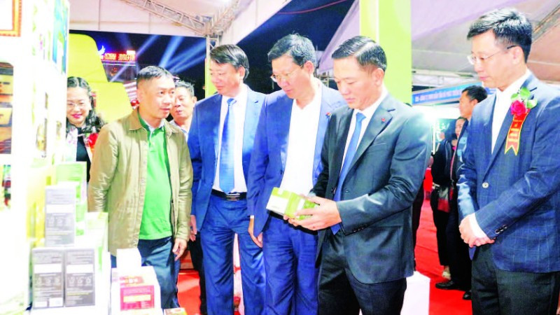 Hội chợ Công thương khu vực phía bắc tỉnh Ninh Bình năm 2025 là dịp để các doanh nghiệp Ninh Bình giới thiệu quảng bá sản phẩm.