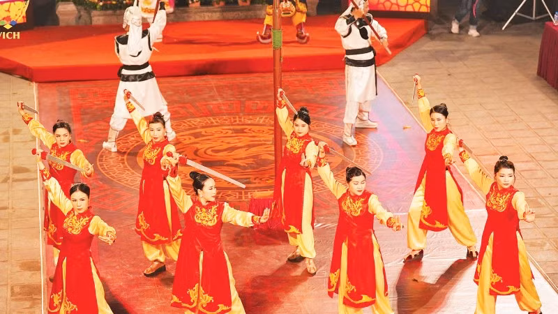 Những màn trình diễn ấn tượng trong tour “Tiếng chuông Trấn Vũ”.