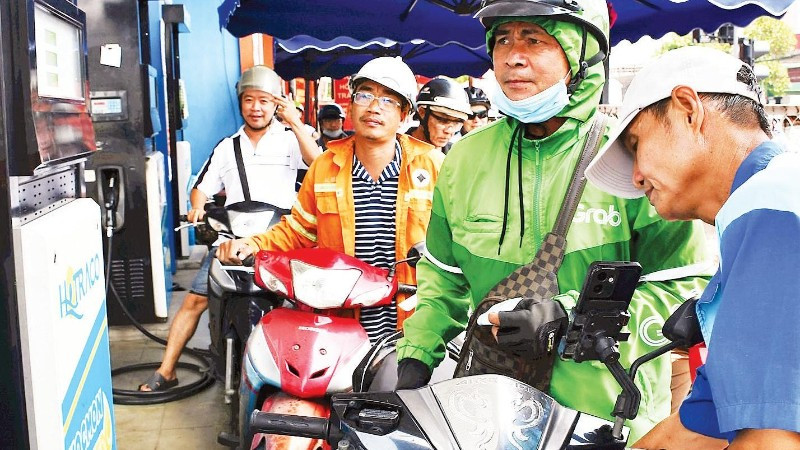 Thị trường xăng dầu trên địa bàn Thành phố Hồ Chí Minh ổn định, bảo đảm nguồn cung phục vụ khách hàng.