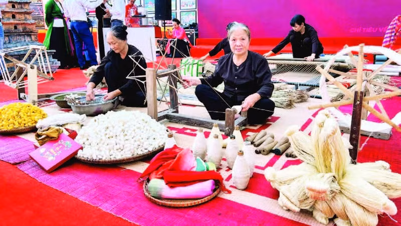 Sản phẩm tơ tằm truyền thống của tỉnh Hưng Yên.