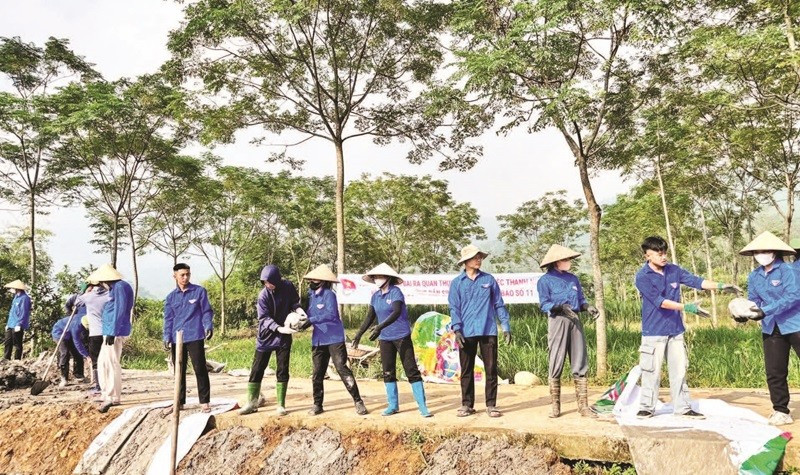 Cải tạo đường giao thông tại thôn Quýt, xã Yên Bài.