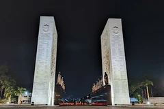 Đại lộ các anh hùng tiền bối ở thủ đô Caracas, Venezuela. (Ảnh: Hồng Quân)