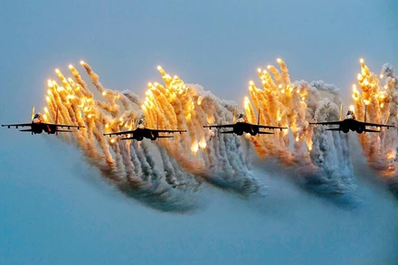 Tác phẩm ảnh "Sức mạnh của hổ mang chúa SU-30MK2", Huy chương Vàng FIAP của nhà báo Nguyễn Tiến Anh Tuấn.