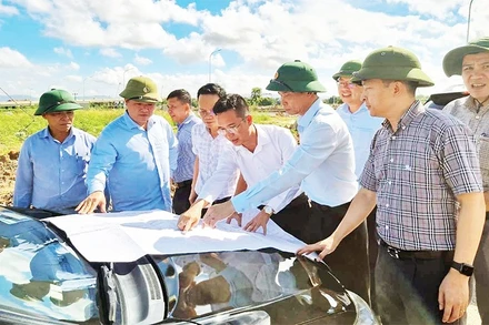 Lãnh đạo thị xã Quảng Yên kiểm tra tiến độ triển khai các dự án trên địa bàn.