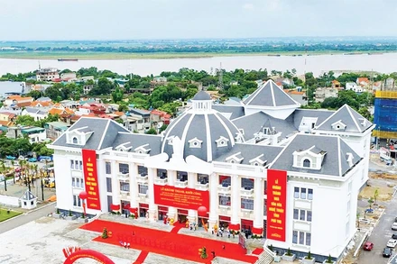 Nhà Văn hóa nghệ thuật tỉnh Phú Thọ với tổng mức đầu tư hơn 400 tỷ đồng được hoàn thành và đưa vào sử dụng.