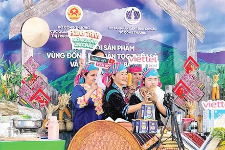 Các kênh bán hàng trực tuyến giúp nông sản vùng cao tiếp cận thị trường rộng lớn hơn.