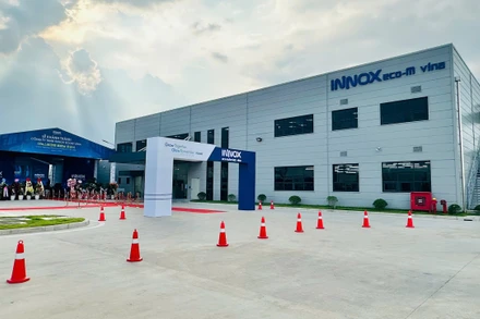 Dự án sản xuất hóa chất cơ bản tại Việt Nam tại Khu phi thuế quan và KCN Nam Đình Vũ (Khu 1).