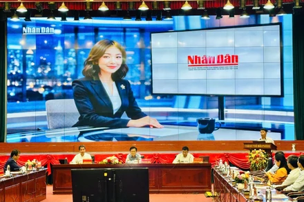 Sản xuất bản tin bằng công nghệ.