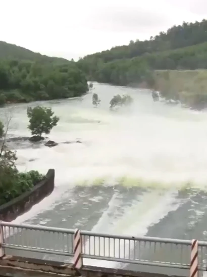 [Video] Yêu cầu rà soát quy trình vận hành các hồ chứa thủy lợi quan trọng, liên tỉnh