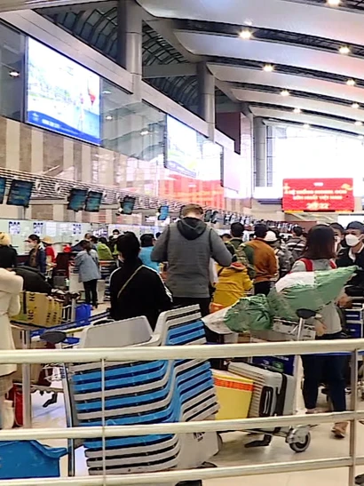 [Video] Vé máy bay Tết Nguyên đán 2026 tiếp tục khan hiếm 