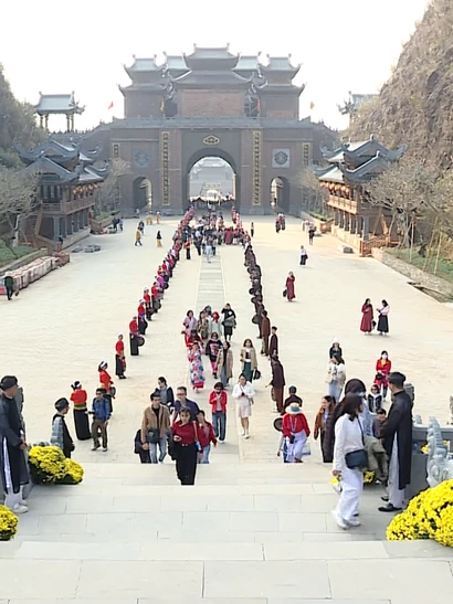 [Video] Du lịch Tết Nguyên đán tạo đà cho tăng trưởng