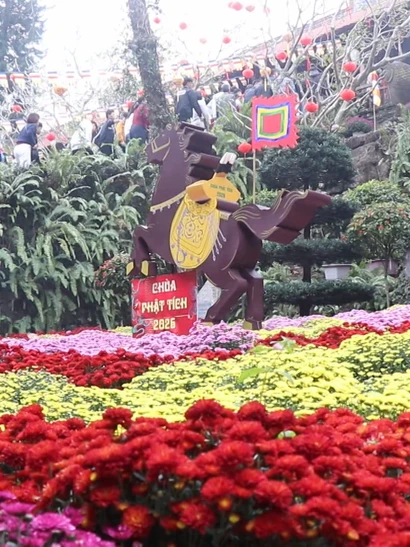 [Video] Du khách trẩy hội chùa Phật Tích, Bắc Ninh