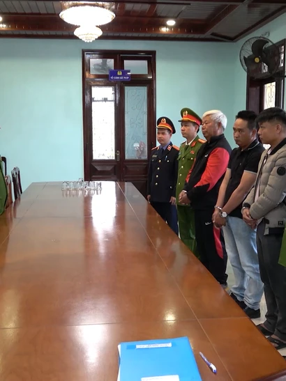 [Video] Khởi tố 3 đối tượng khai thác tài nguyên trái phép tại mỏ La Dứt