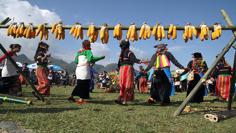 Trích đoạn phần hội trong “Tết Ngô” của người Cống ở Lai Châu.