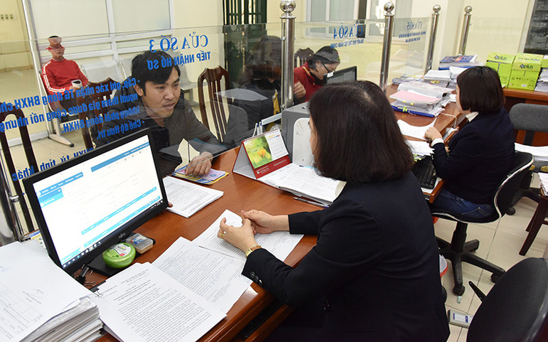 Bảo hiểm xã hội tỉnh Hưng Yên cải cách thủ tục hành chính, phục vụ tốt nhất quyền lợi của người tham gia BHXH. (Ảnh LÂM THANH)