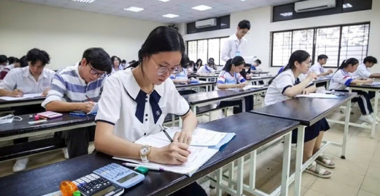 Thí sinh dự thi tại Kỳ thi Đánh giá năng lực Đại học Quốc gia TP Hồ Chí Minh năm 2024.