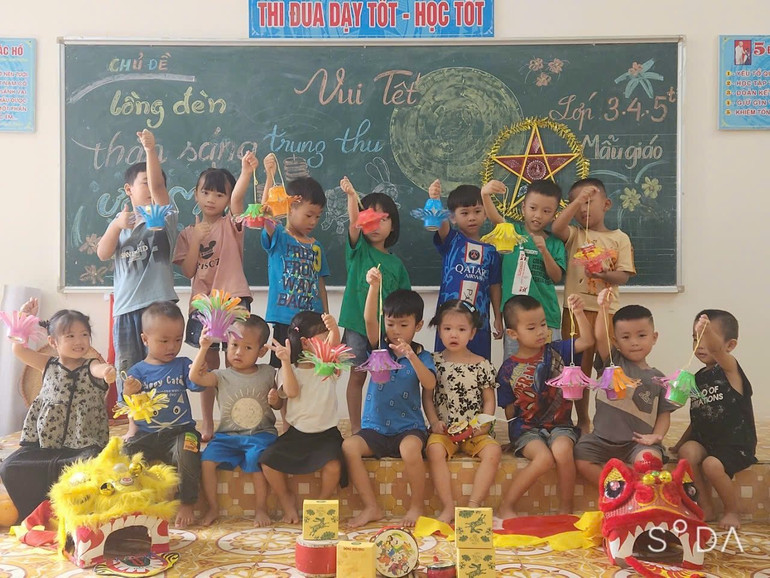 Trẻ vui Tết trung thu trên đảo. Ảnh trong bài | Ngoan Nguyễn Trẻ vui Tết trung thu trên đảo. Ảnh trong bài | Ngoan Nguyễn
