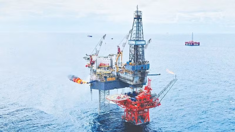 Giàn khoan ngoài khơi của Petrovietnam.