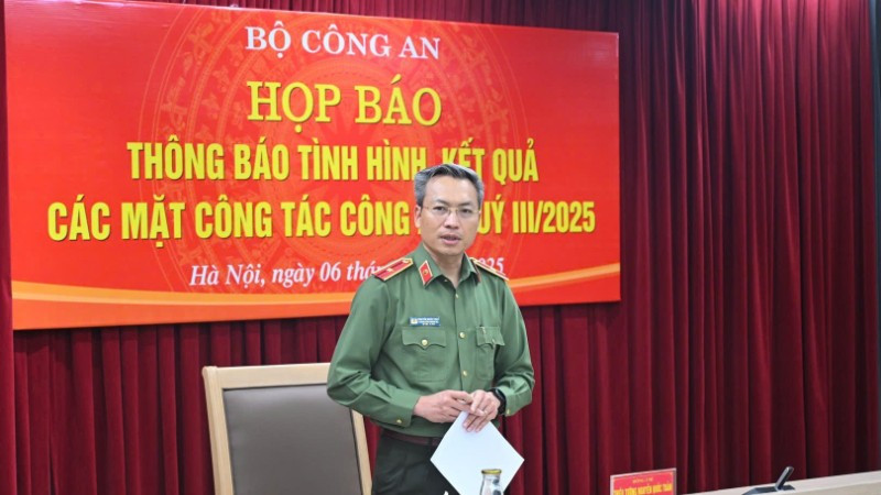 Thiếu tướng Nguyễn Quốc Toản, Chánh Văn phòng Bộ Công an, Người phát ngôn Bộ Công an phát biểu tại Họp báo. (Ảnh: bocongan.gov.vn)